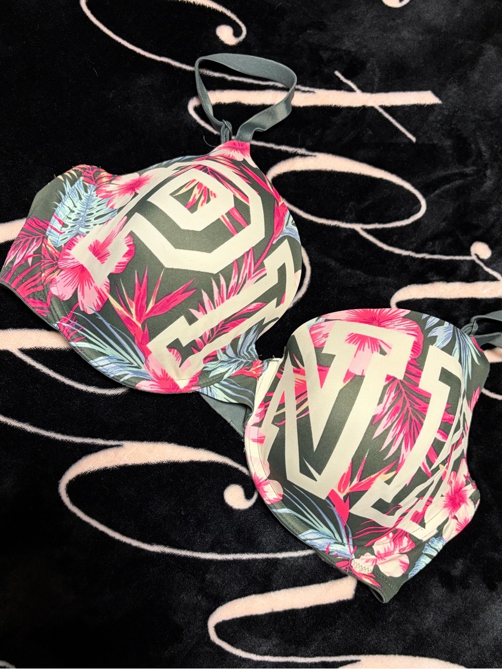 Victoria’s Secret PINK logo Wear Everywhere Lightly Lined T-shirt Bra Size 36DD